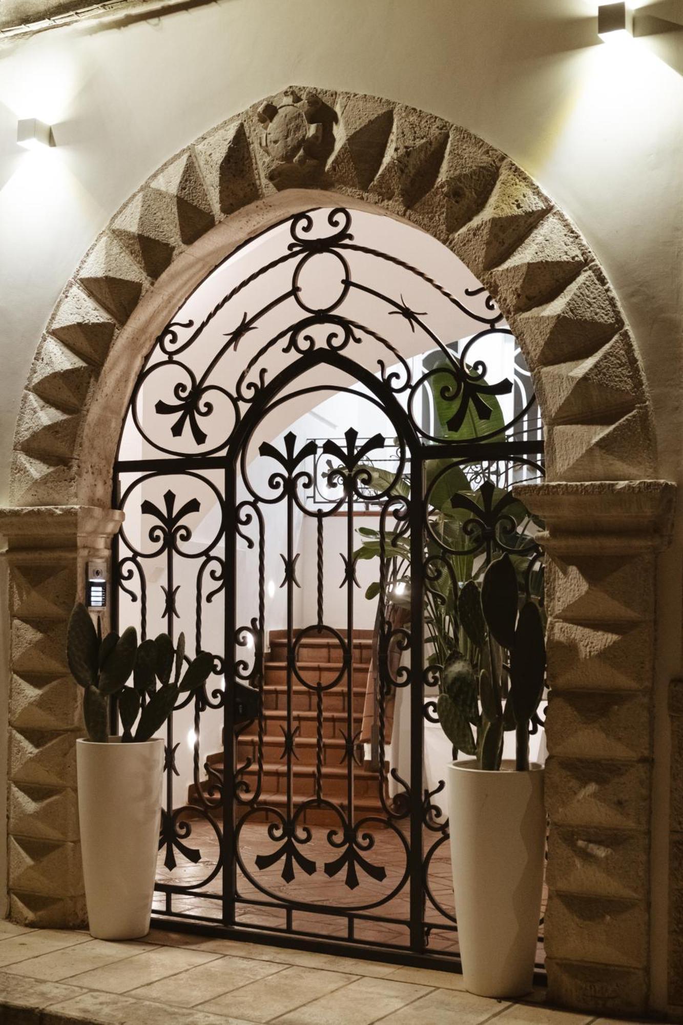 Albergo Diffuso Dimora Rossi Charme B&B Turi Exterior foto
