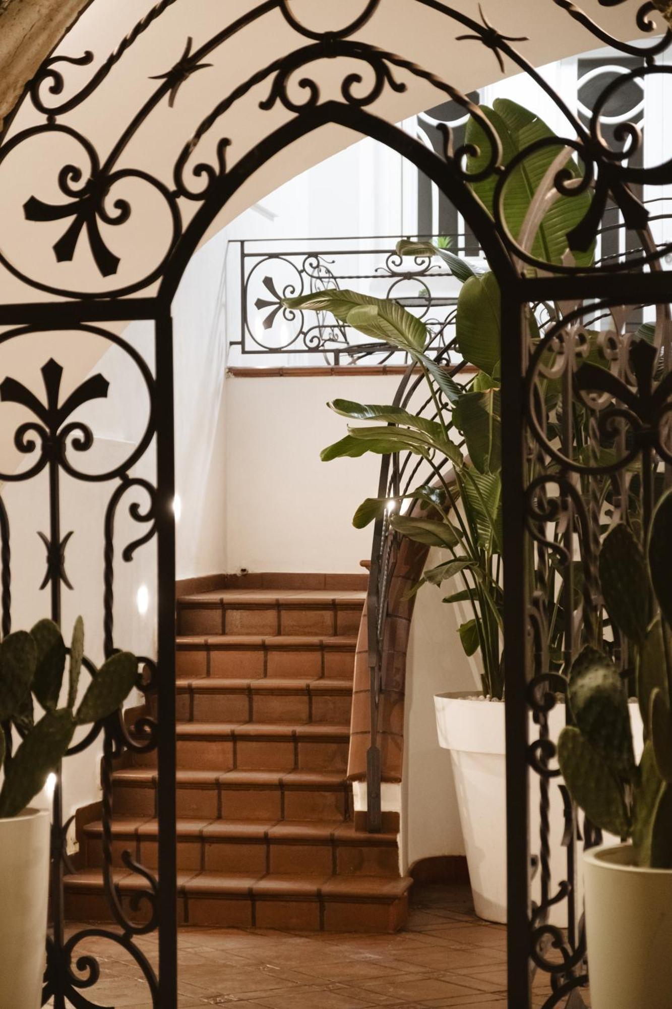 Albergo Diffuso Dimora Rossi Charme B&B Turi Exterior foto