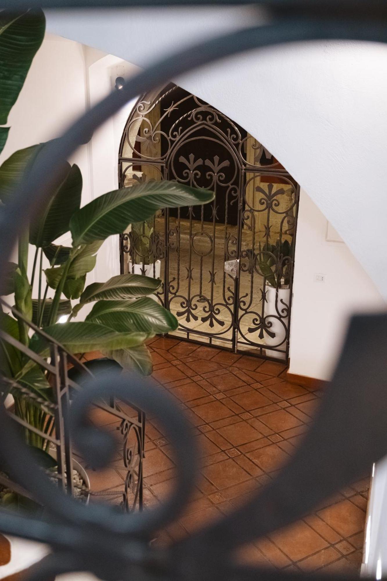 Albergo Diffuso Dimora Rossi Charme B&B Turi Exterior foto