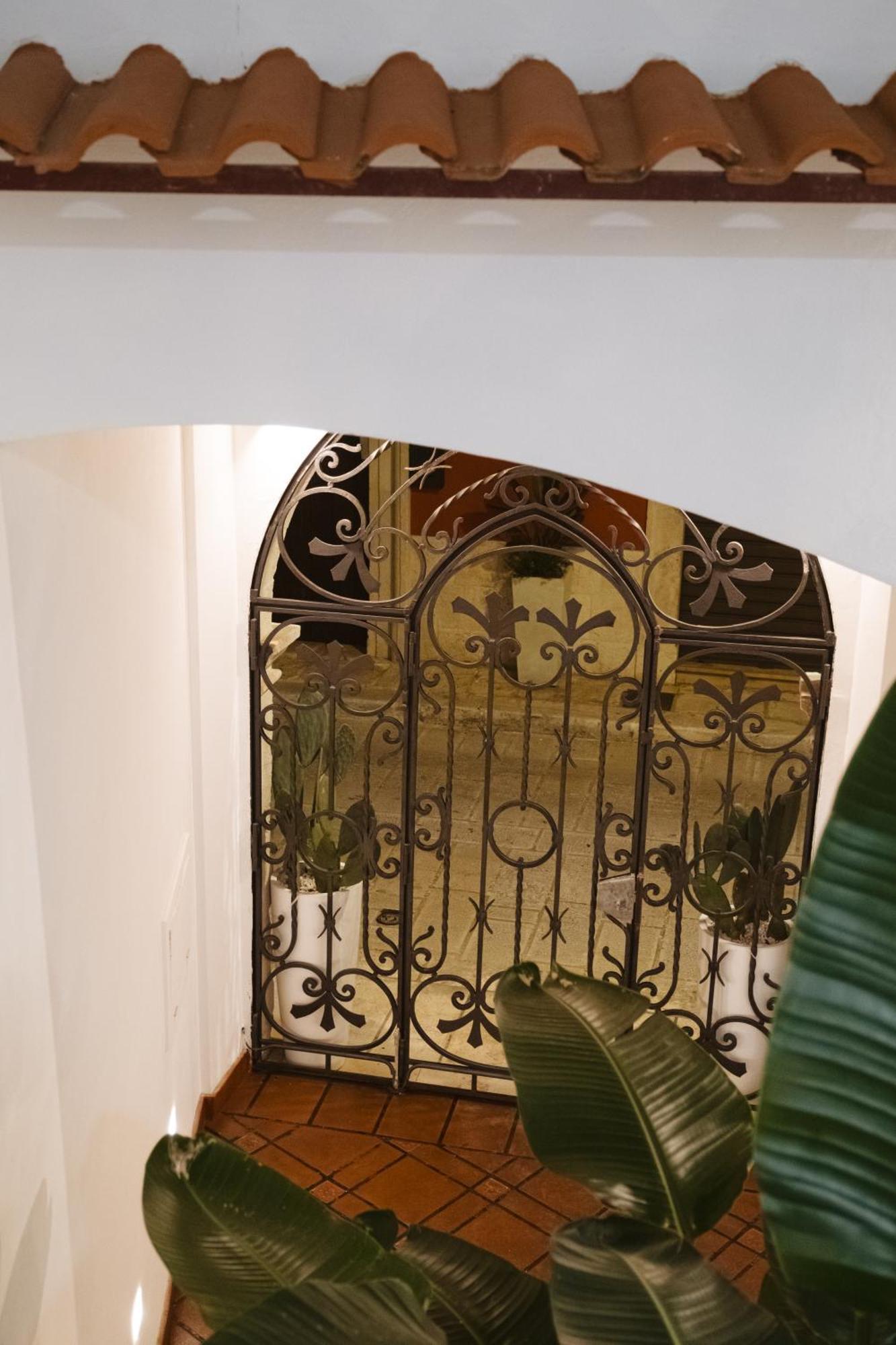 Albergo Diffuso Dimora Rossi Charme B&B Turi Exterior foto