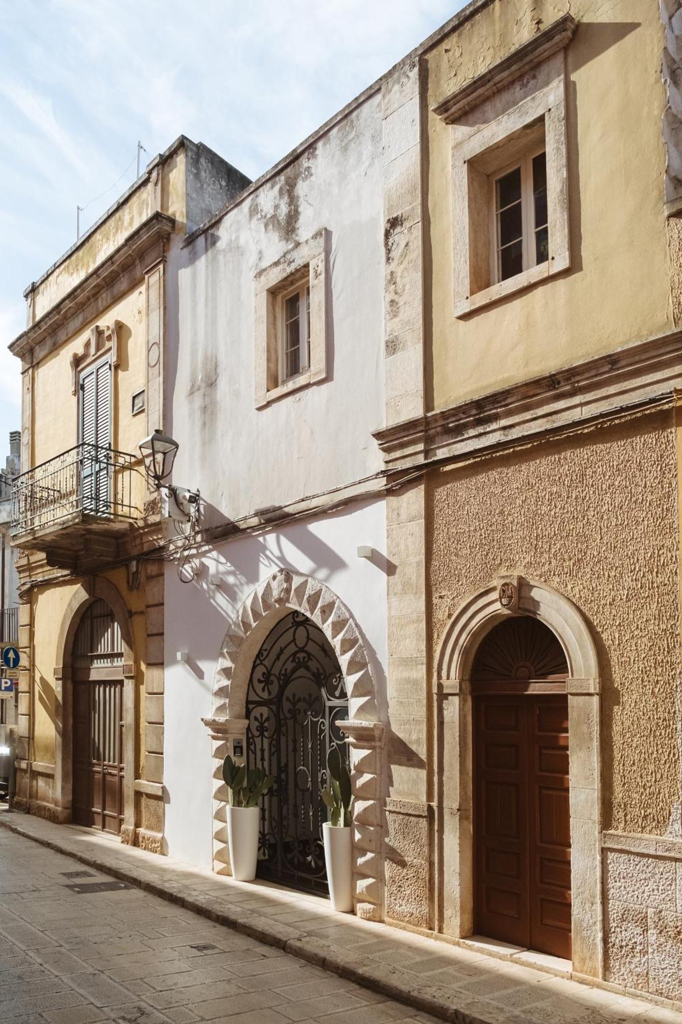 Albergo Diffuso Dimora Rossi Charme B&B Turi Exterior foto